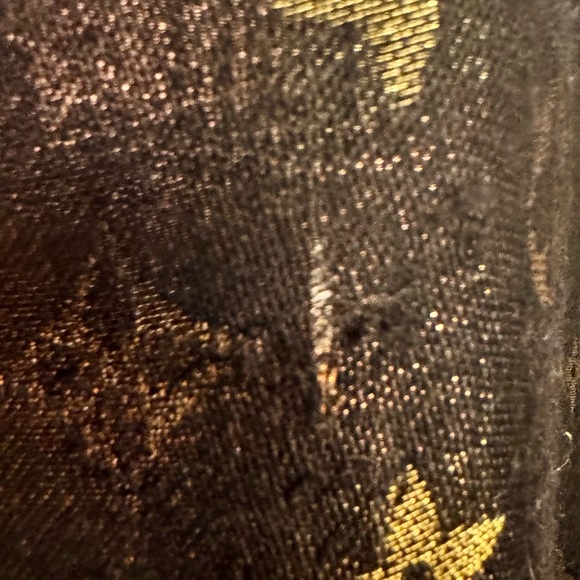 LV Monogram So Shine Silk/GoldenScarf/Shawl 100%Authentic Box included - Picture 9 of 14